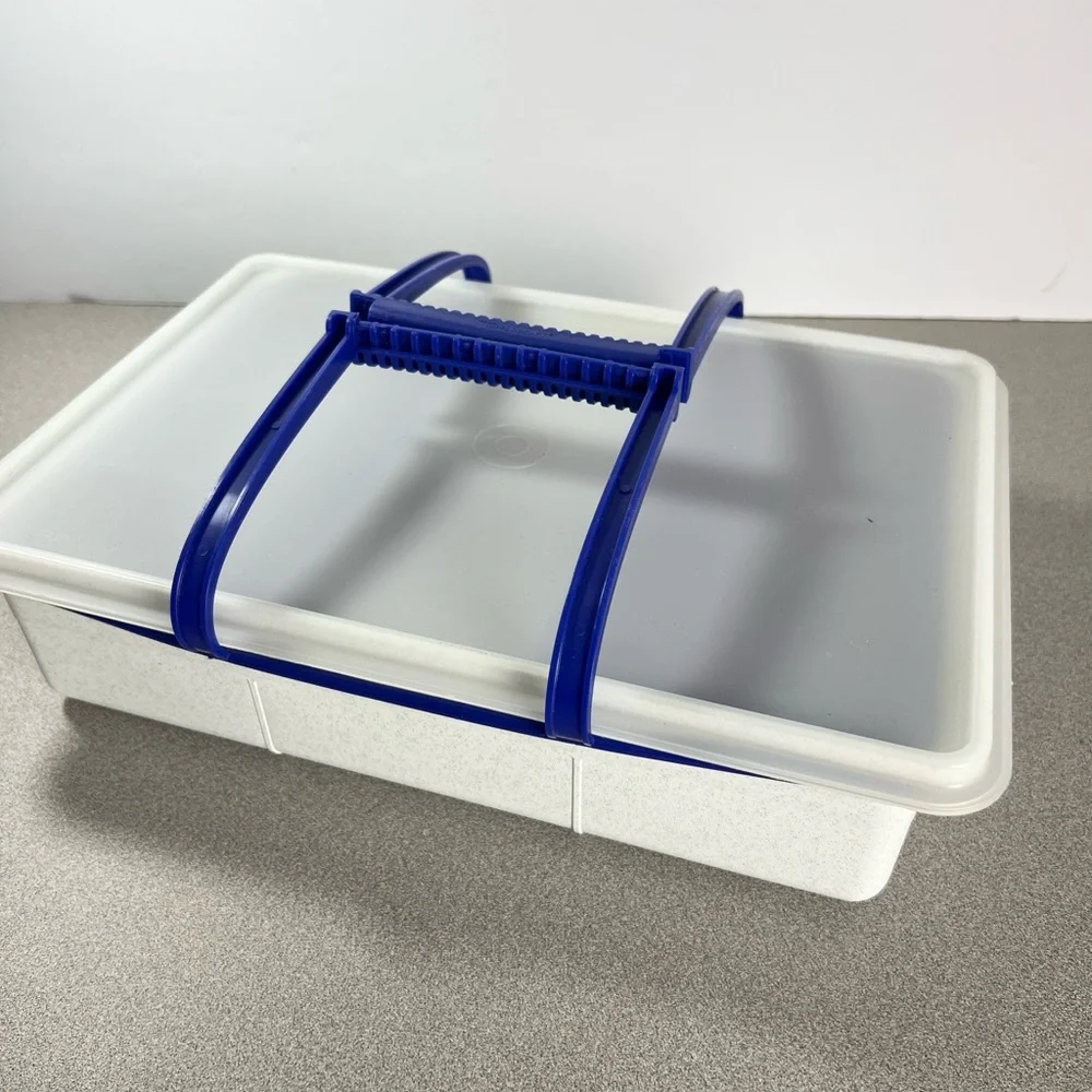 Vintage Tupperware Tuppercraft White Blue Craft/Tackle Set with Handle‎ like new
